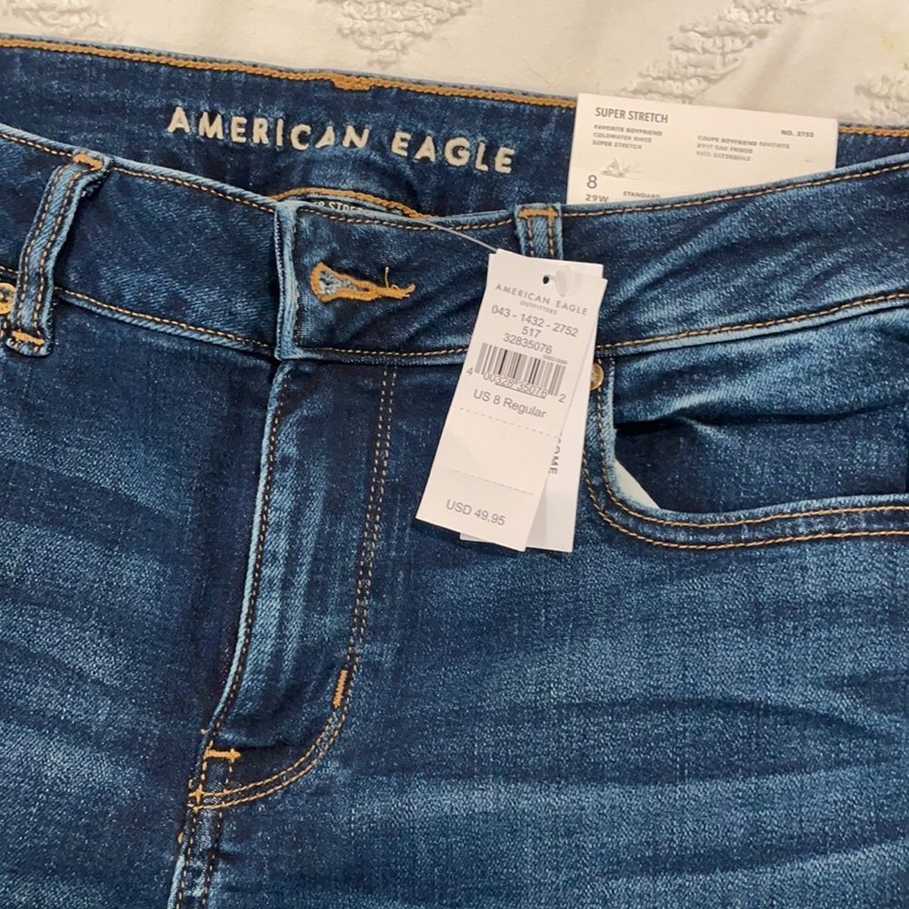 American eagle jeans, favorite boyfriend. Smoke free home. Never worn.